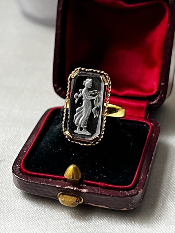 Vintage 14k Gold Reverse Intaglio Ring - image 1