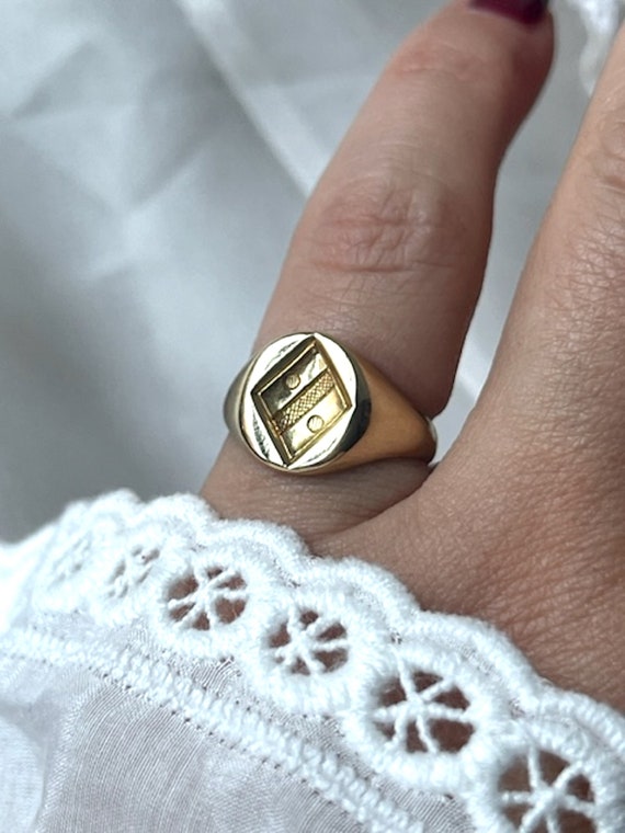 Beautiful Antique French 18k Gold Signet Ring