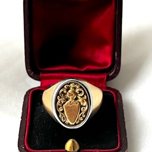 Antique Italian 18k Yellow Gold & Platinum Family Crest Signet Ring