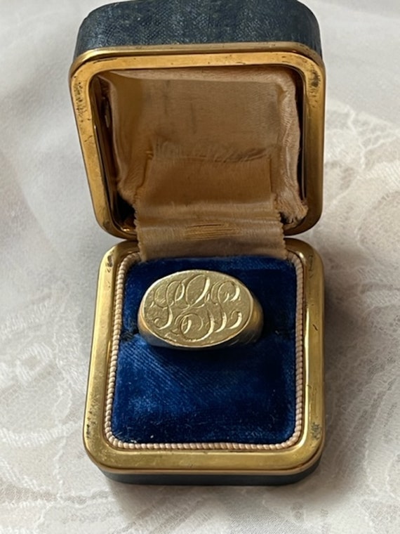 Antique 18K Gold Signet Ring with Monogrammed Ini… - image 2