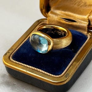 Stunning Vintage Italian 18k Gold Topaz Ring