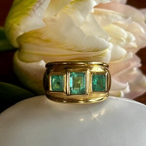 Vintage French 18k Gold Emerald Ring