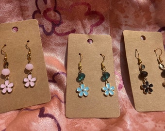 DAISY OHRRINGE / Handgefertigter Metallschmuck // Hypoallergen Ohrringe