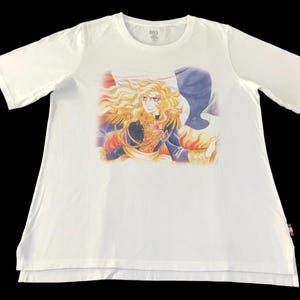 Camiseta de manga japonesa vintage de 1979 "Las Rosas de Versalles" ilustrada por Riyoko Ikeda. Talla L/XL (YA967j).