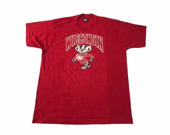 Vintage 90s Winsconsin Bucky Badges 50/50 Tee T-shirt Printed Logo Inspired Designer Unisex Wear Streetwear Fit Size XL C446j
