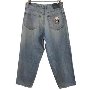 Vintage Alien Beschwa blekt indigofärgad denim med baggy-mönster och knappgylf, passar storlek 30-31, inspirerad designer, streetwear, unisexkläder Z027