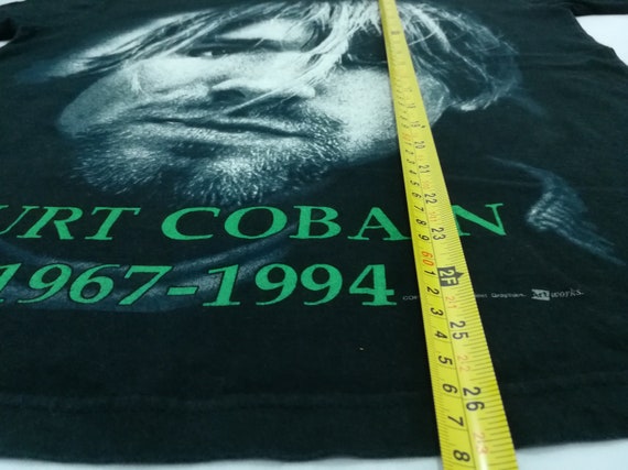 トップス NIRVANA  COBAIN HUGE FACE MEMORIAL NIRVANA KURT COBAIN HUGE FACE MEMORIAL