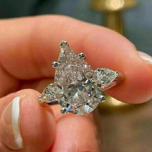 Three Stone Engagement Ring for Women Pear Cut Moissanite Trilogy Style Wedding Ring Gorgeous Anniversary Gift Ring Past Present Future Ring