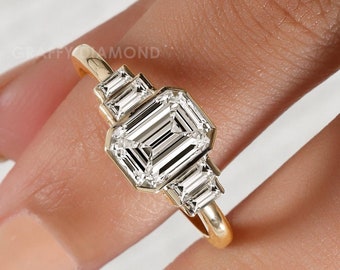 Five Stone Emerald Cut Moissanite Engagement Ring 14K Solid Yellow Gold Bezel Set Ring Unique Women&#39;s Wedding Ring Anniversary Gift For Her