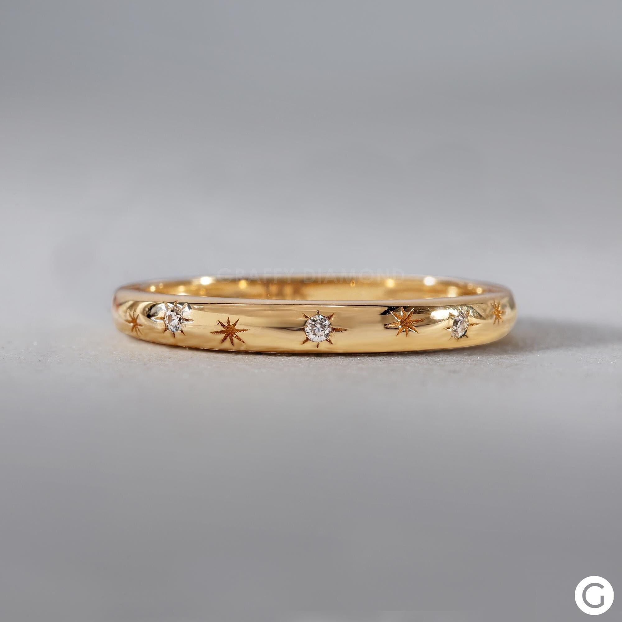 Round Cut Moissanite Wedding Band, 14K Yellow Gold Starburst Band ...