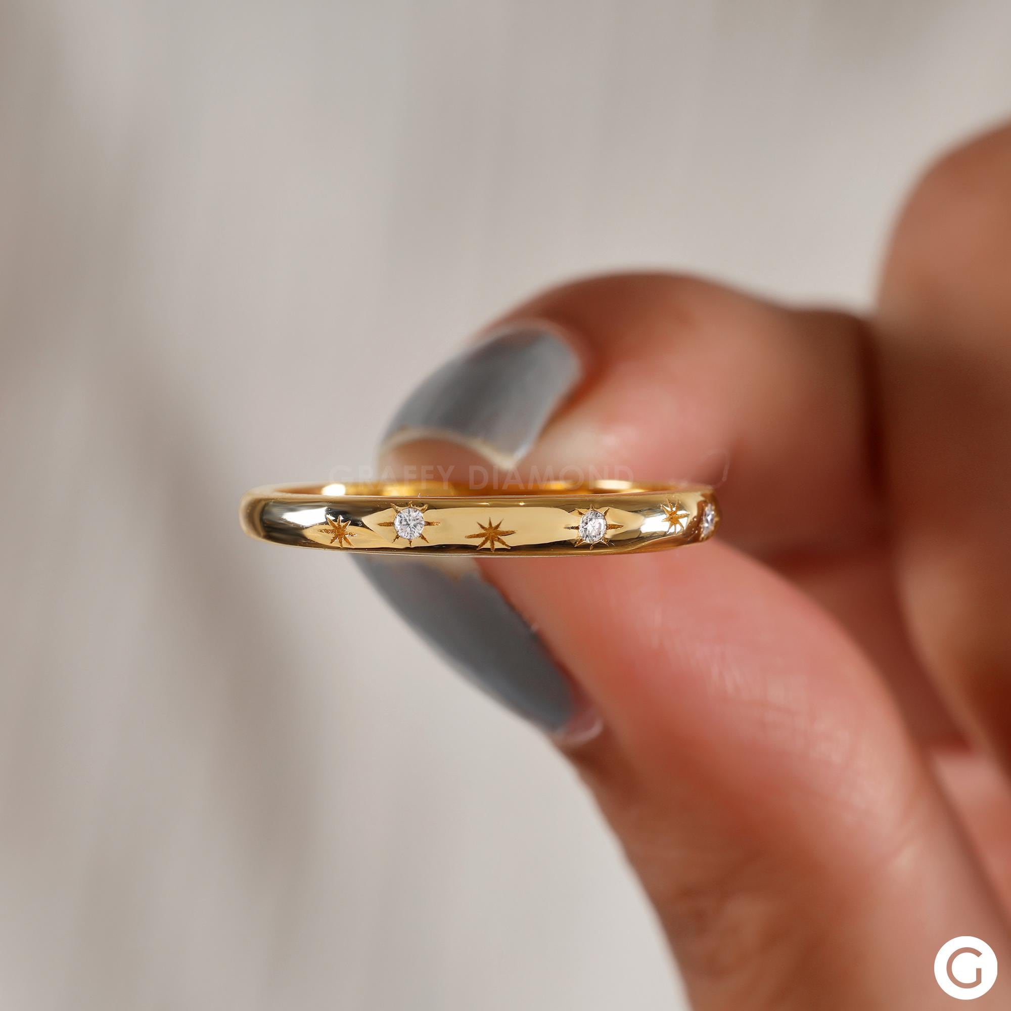 Round Cut Moissanite Wedding Band, 14K Yellow Gold Starburst Band ...