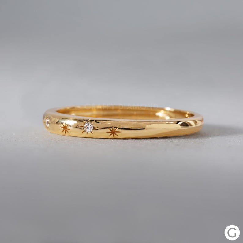 Round Cut Moissanite Wedding Band, 14K Yellow Gold Starburst Band ...