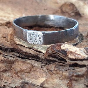 Bague en aluminium de soldat de la Première Guerre mondiale, bagues de tranchée avec ornements, bague de soldat avec gravure, découverte au détecteur de métaux, art des tranchées de la Première Guerre mondiale