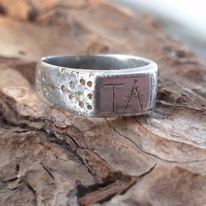 Artefact de la Première Guerre mondiale, anneau en aluminium RIA Soldier avec ornements et initiales, Rare Trench Ring, Artefact original de la Guerre mondiale, Cadeau pour un fan militaire