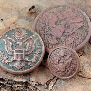 Originale Knöpfe der US-Armee aus dem 2. Weltkrieg, authentische militärische Artefakte aus Osteuropa, Metalldetektorfund, historische Artefakte, große Knöpfe aus den USA