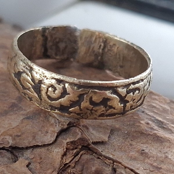 Ancient ring with with ornaments, Old Bronze ring, 18 th century ring, Rare ancient ring size US 11, Rare Ancient artifact, Metal detector