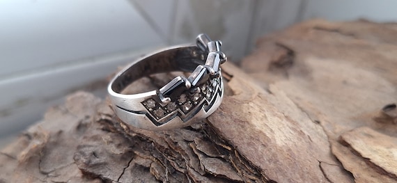 Vintage Soviet silver ring with inserts - image 9