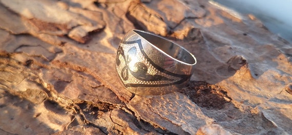 Vintage Soviet jewelry alloy ring with beautiful … - image 3