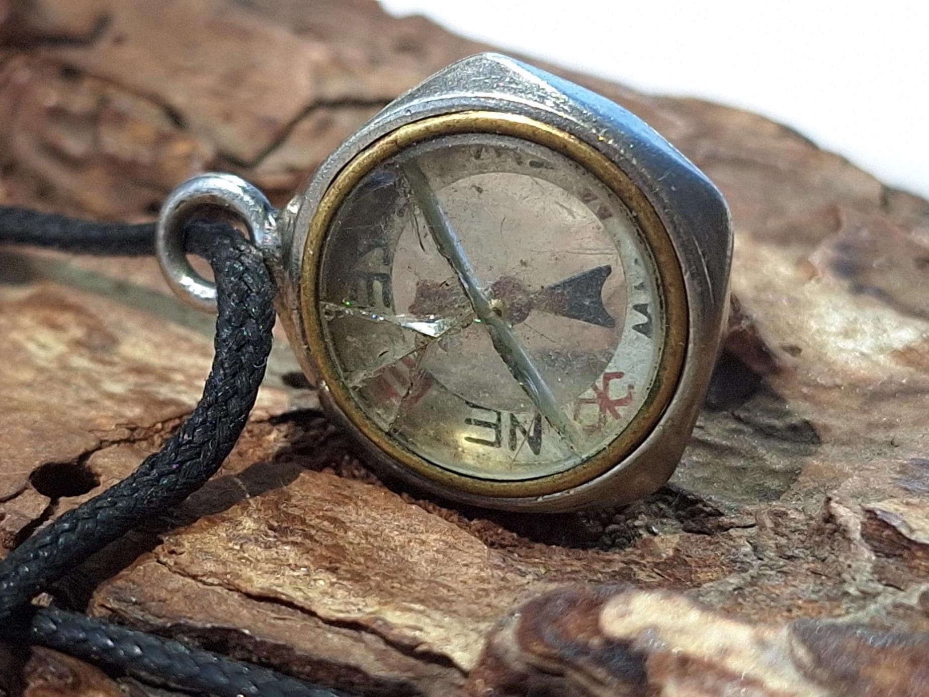 ANCIENNE BOUSSOLE DE poche militaire nautique en laiton massif WWII cadeau... EUR 43,86