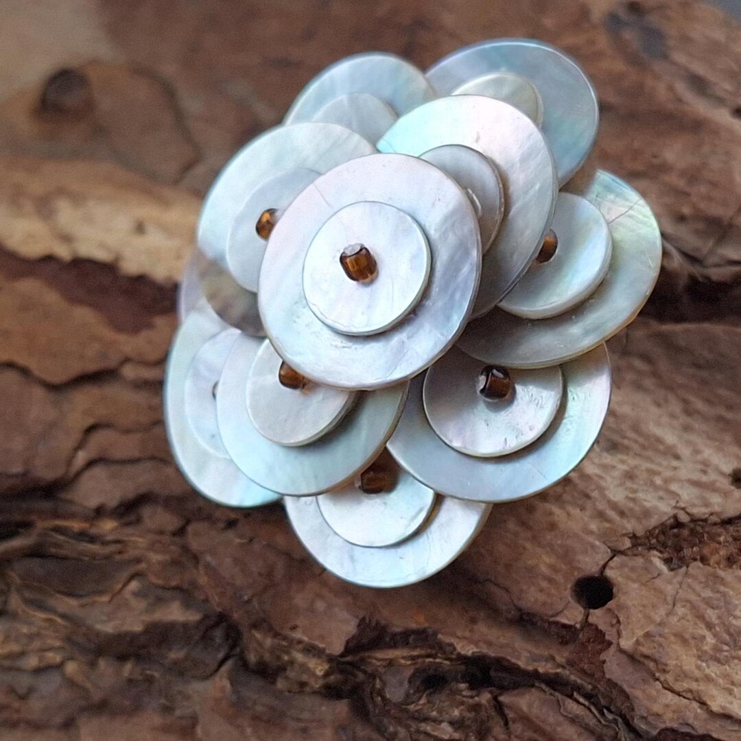 美しいヴィンテージの手作りマザーオブパールのブローチ - Etsy 日本
