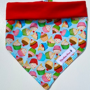 Reversible Cupcake Dog Bandana, Cupcakes Cat Bandana, Birthday Bandana, Cupcake Bandana, Birthday Cake Dana