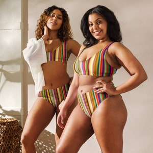 Bikini taille haute recyclé Rainbow Stripe, bikini y2k, bikini rétro, bikini rayé,