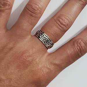 Celtic Spinner Ring for Men & Women – 8mm Sterling Silver Wedding Band, Stackable Claddagh Ring, Irish Knotwork Jewelry, Unique Engagement