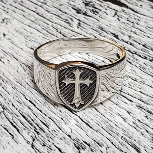 Gekruiste schildring | Middeleeuwse sterlingzilveren herenring | Massief 925 zilver | Uniek cadeau voor hem