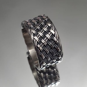 Stainless Steel Woven Ring – 11mm 316L Surgical Steel Band | Unisex Wedding Ring | Hypoallergenic and Durable | Silver & Oxidized Finish