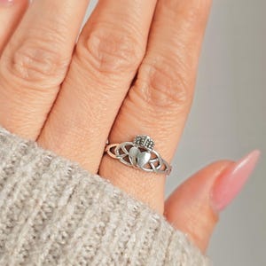 Claddagh Ring, Celtic Irish Claddagh Ring, Thin Ring, Sterling Silver Women Ring, Love Friendship Ring, Dainty Ring, Minimalist Ring