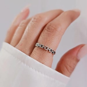 Dainty Thin Chain Ring, Sterling Silver Women Ring, Minimalist Stacking Ring, Thumb Ring, Simple Chain Jewelry, Women&#39;s Gift, Sizes 3-10