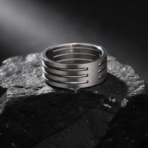 Anillo unisex de acero inoxidable de 3 rayas: alianza de boda moderna y ligera de 8 mm
