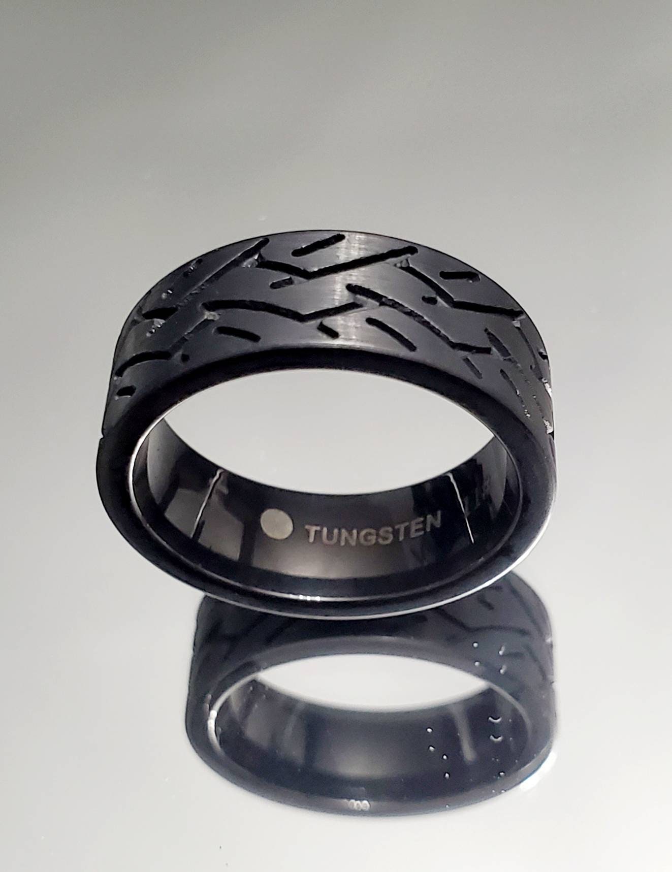 Speedster Tire Tread Ring | Loni Design Group Rings $384.03 | 10k Gold, 14k  Gold , 18k gold , .925 Sterling Silver & Platinum