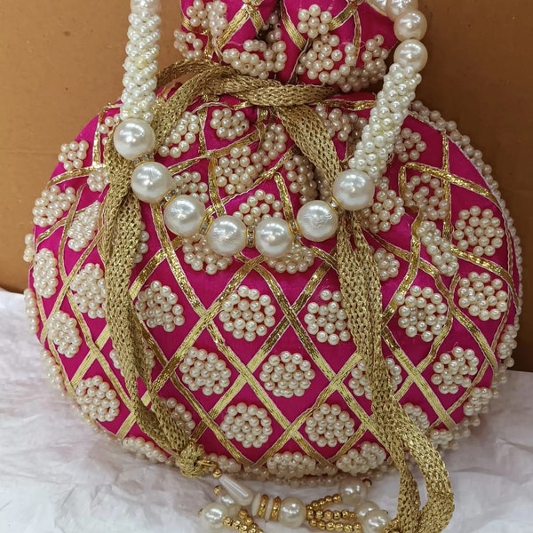 Beautiful pearl beaded embellish emerald velvet fabric evening art deco handbag drawstring potli pouch purse for woman