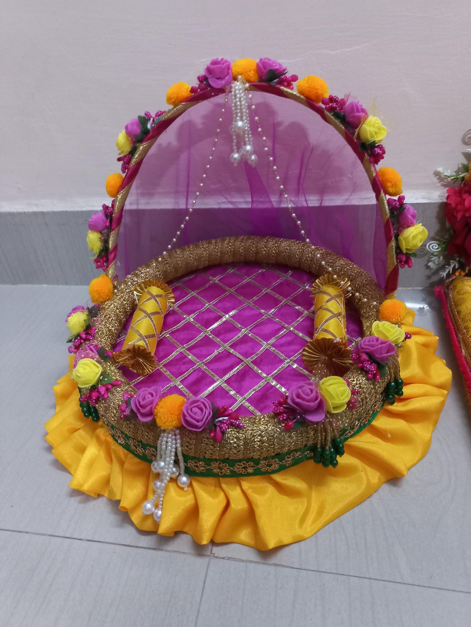 Krishna Singhasan Lord Krishna Aasan Krishna Sinhasan Thakur Ji Laddu