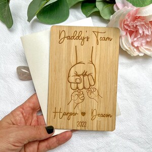 Biglietto di auguri per la festa del papà personalizzato, simpatico biglietto di auguri in legno per il patrigno, ricordo personalizzato inciso dai bambini, biglietto per neonato