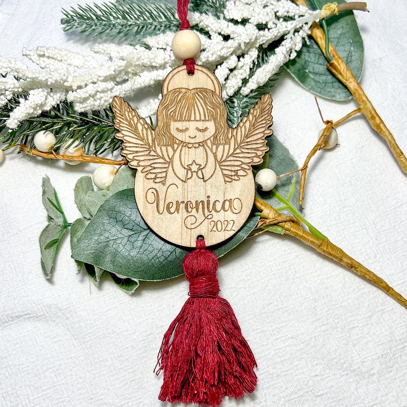 Adorno navideño de ángel de madera personalizado con borla de macramé, decoración conmemorativa de pérdida infantil, regalo de condolencia por la pérdida de un bebé, adorno de 2023 imagen 2