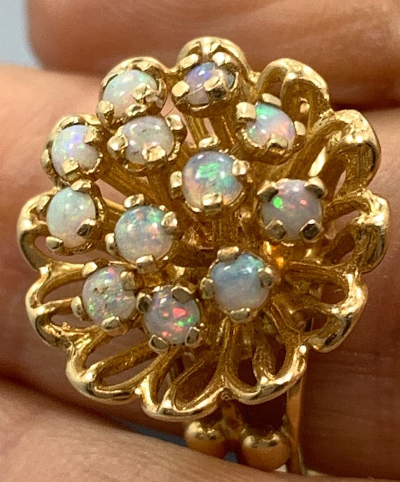 Opal Flower 14kt yellow Gold Ring