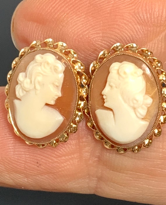 Shell Cameo Stud Earrings