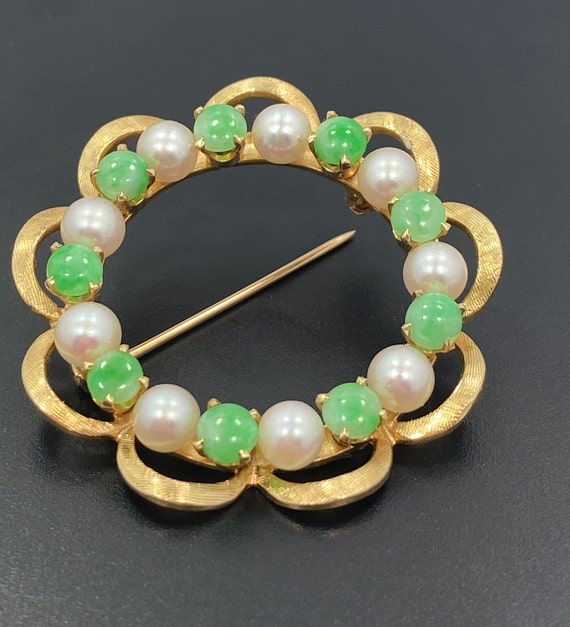 Jade and Pearl Circle Pin 14kt gold