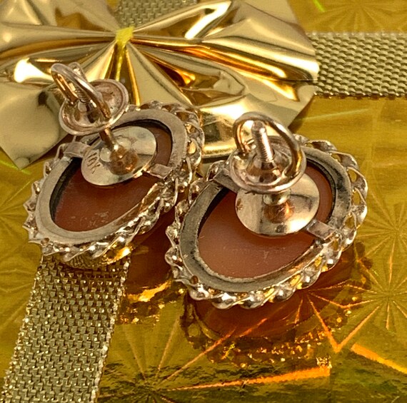 Shell Cameo Stud Earrings - image 6
