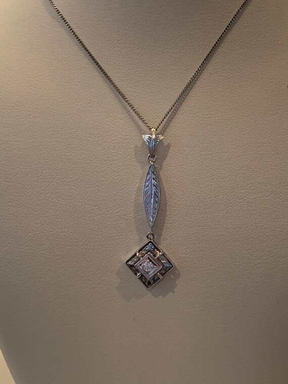 Art Deco 1940s diamond drop pendant