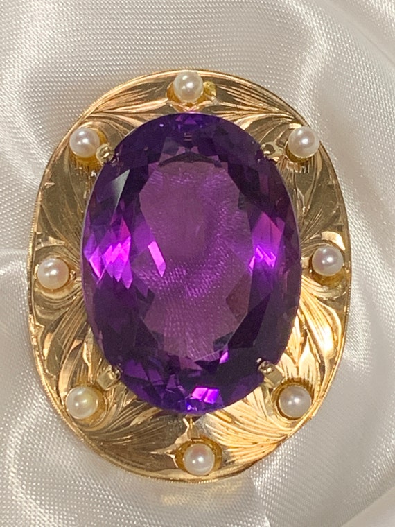 Amethyst and Cultured Pearl 14kt Gold Brooch/penda