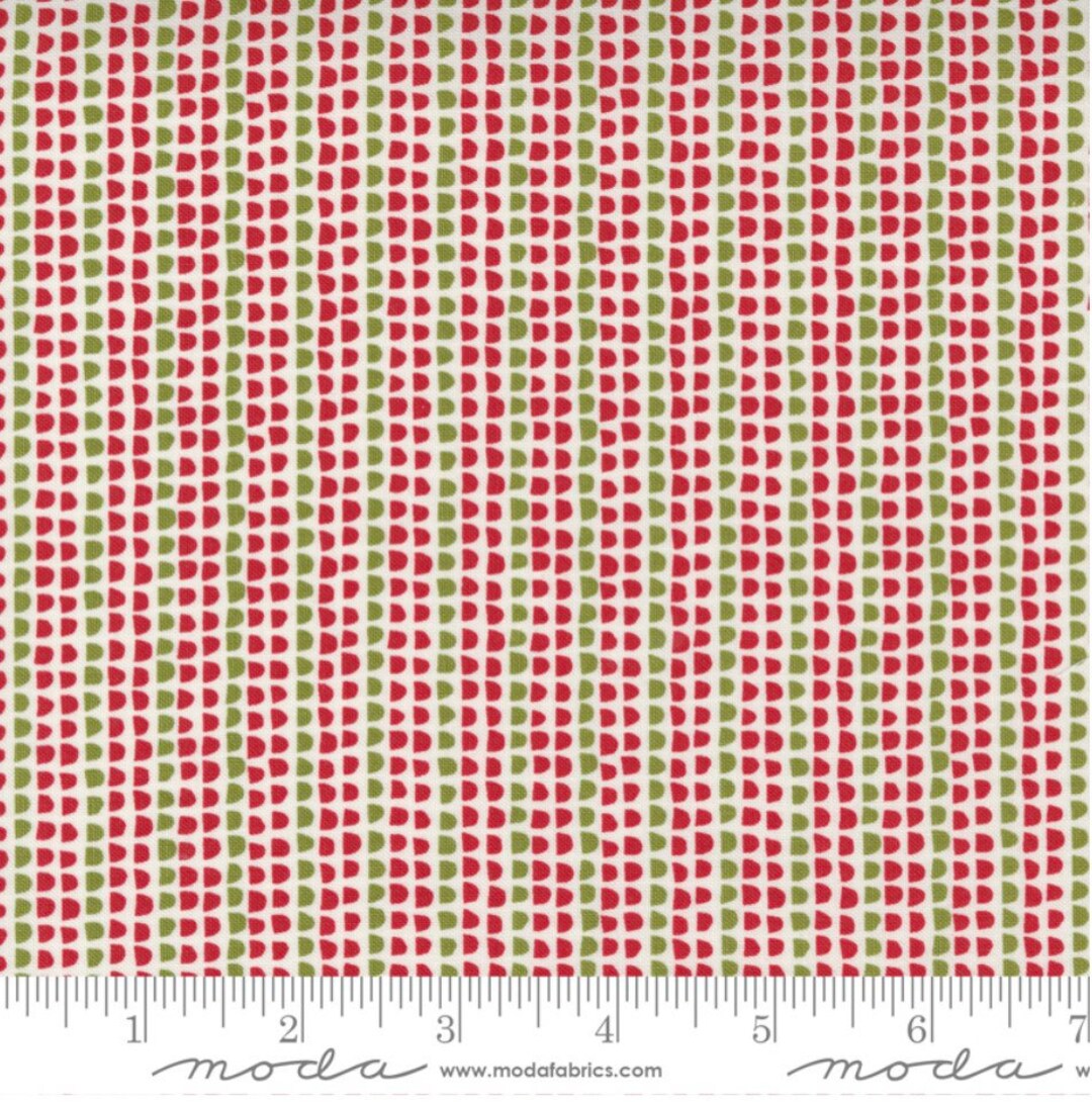 Red Barn Christmas Santas Bag Blender Half Circle Multi 1/2 Yard Cut