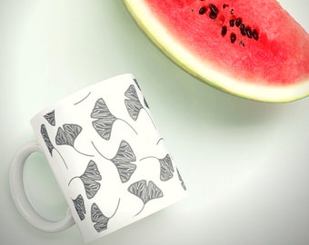 Ginkgo Leaves White & Black Coffee Mug / Ceramic Mug for Coffee and Tea Lovers / Japanese Style Mug / Bday or Noël Gift For Nature Lovers Ginkgo Leaves White & Black Coffee Mug for Coffee and Tea Lovers / Japanese Style Mug / Bday or Noël Gift For Nature Lovers Ginkgo Leaves White & Black Coffee Mug for Coffee and Tea Lovers / Japanese Style Mug / Bday or Noël Gift For Nature Lovers Ginkgo Leaves White