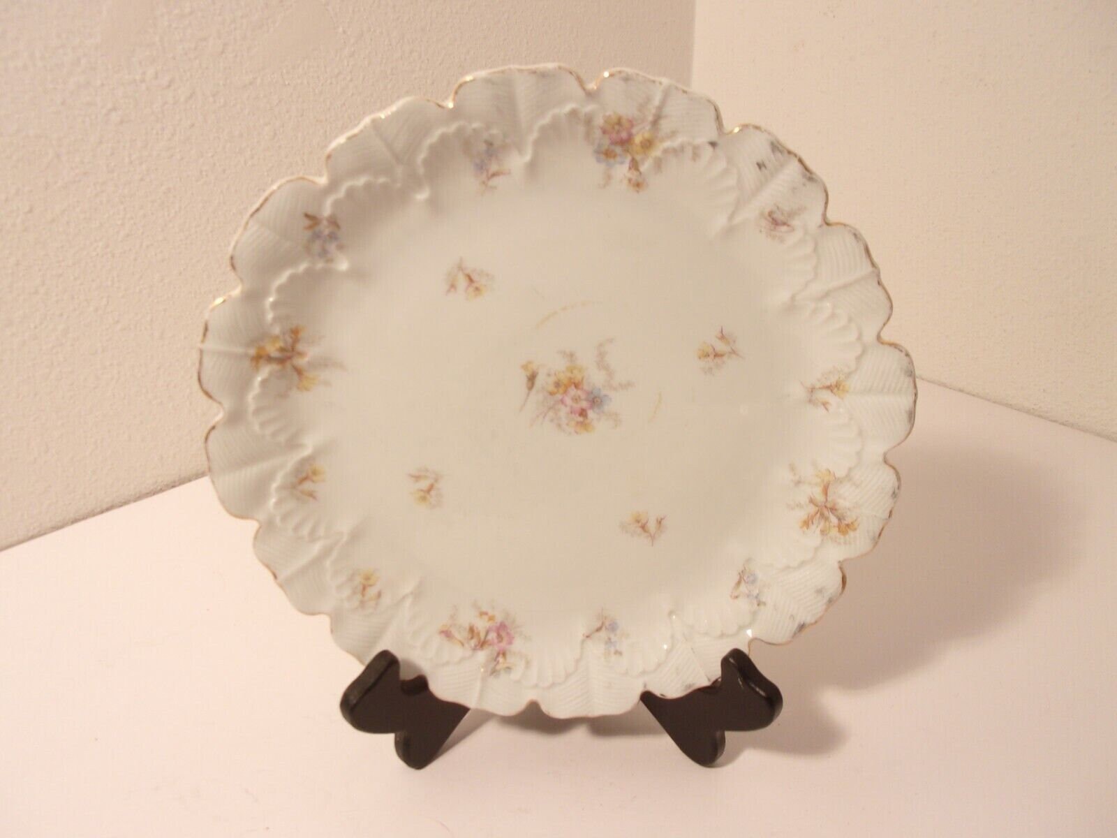 LS&S Carlsbad Austria Scalloped 9 1/2