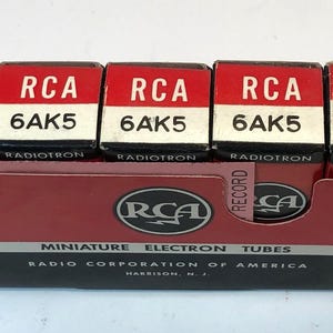 5 NOS RCA 6AK5  Electron Radio Amplifier Vacuum Tubes in Crisp Boxes