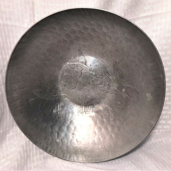 Vintage Hand Forged Everlast Metal Aluminum Bowl 12" Hammered Flying Ducks