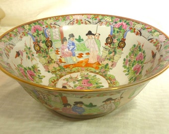 Antique 19th c, Chinese Export Porcelain Famille Rose Medallion Bowl 10"