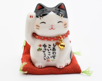 Maneki Neko Black and White color Beckoning Cat Lucky cat for good luck H6cm 7534